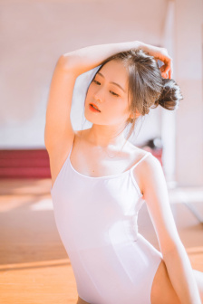 美女黑色真丝图